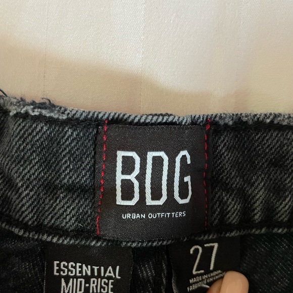 Urban Outfitters BDG Mid Rise denim shorts - Picture 2 of 3